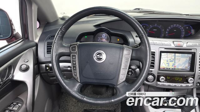 KG Mobility (SsangYong) Korando Turismo 4WD GT 9-seater 2015 — фото 13