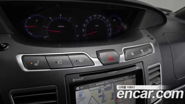 KG Mobility (SsangYong) Korando Turismo 4WD GT 9-seater 2015 — фото 17