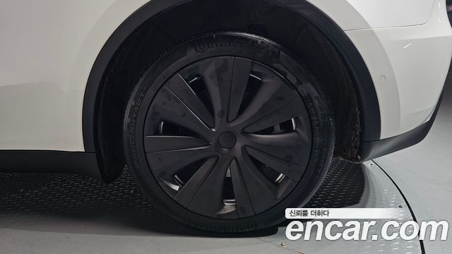 Tesla Model Y Long Range AWD 2022 — фото 21