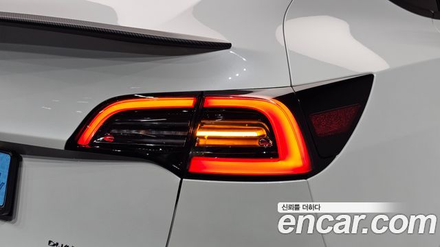 Tesla Model Y Long Range AWD 2022 — фото 23