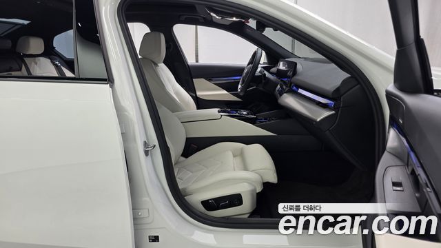 BMW i5 (G60) eDrive 40 M Sport 2025 — фото 26