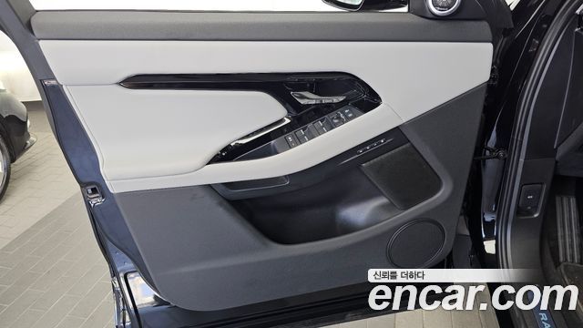 Land Rover Range Rover Evoque (II) P250 Dynamic SE 2025 — фото 30