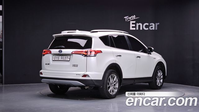 Toyota RAV4 2.5 4WD Hybrid 4th 2017 — фото 2