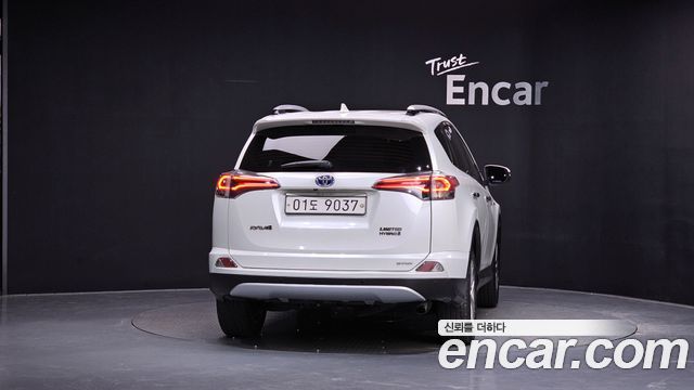 Toyota RAV4 2.5 4WD Hybrid 4th 2017 — фото 4