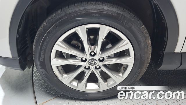 Toyota RAV4 2.5 4WD Hybrid 4th 2017 — фото 5