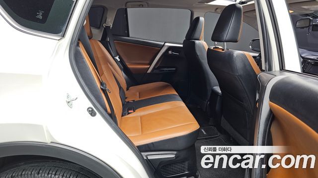 Toyota RAV4 2.5 4WD Hybrid 4th 2017 — фото 11
