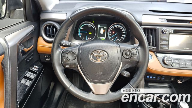 Toyota RAV4 2.5 4WD Hybrid 4th 2017 — фото 12