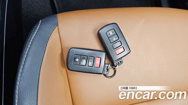 Toyota RAV4 2.5 4WD Hybrid 4th 2017 — фото 19