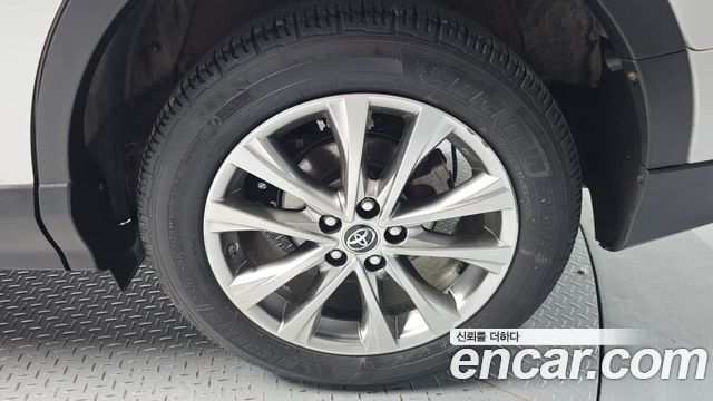 Toyota RAV4 2.5 4WD Hybrid 4th 2017 — фото 21