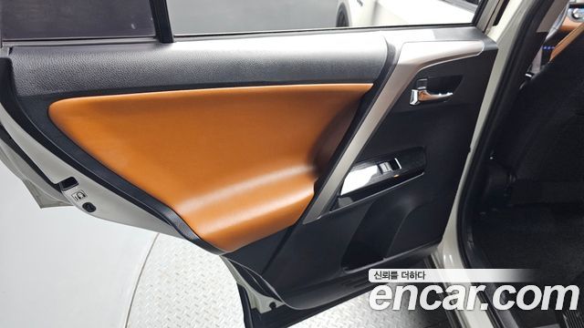 Toyota RAV4 2.5 4WD Hybrid 4th 2017 — фото 25
