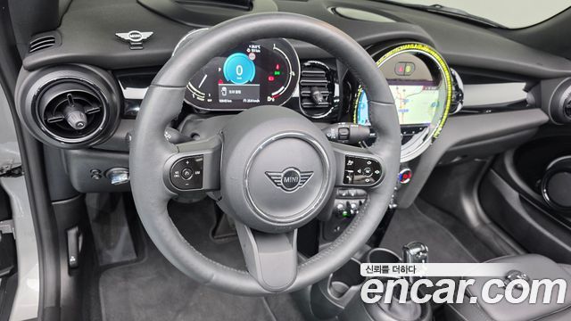 MINI Cooper Convertible Classic Third Generation 2024 — фото 12