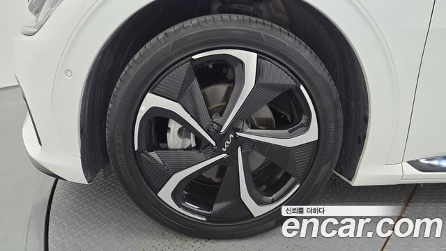 Kia EV6 Long Range GT Line 2022 — фото 5