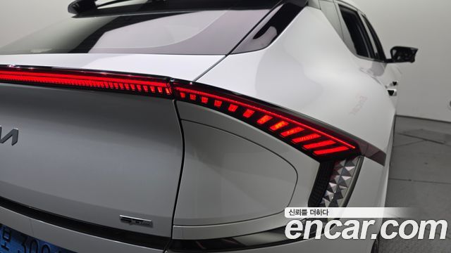 Kia EV6 Long Range GT Line 2022 — фото 23