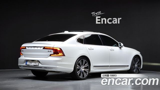 Volvo S90 B6 AWD Ultimate Bright 2023 — фото 2