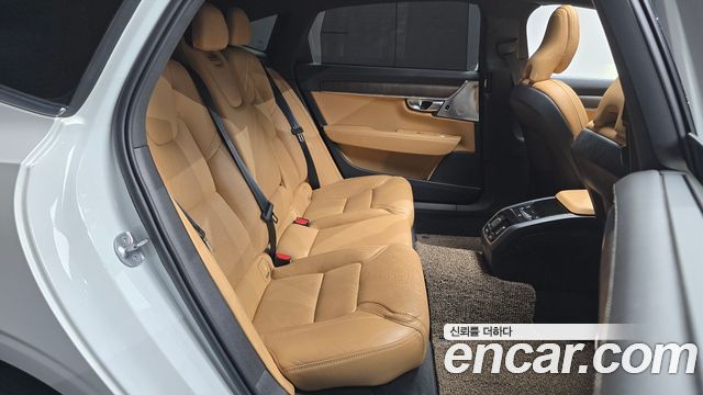 Volvo S90 B6 AWD Ultimate Bright 2023 — фото 11