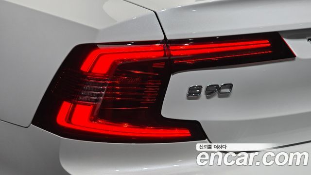 Volvo S90 B6 AWD Ultimate Bright 2023 — фото 23