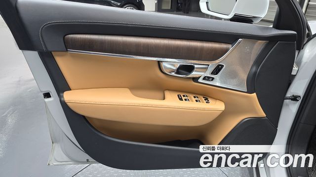 Volvo S90 B6 AWD Ultimate Bright 2023 — фото 24