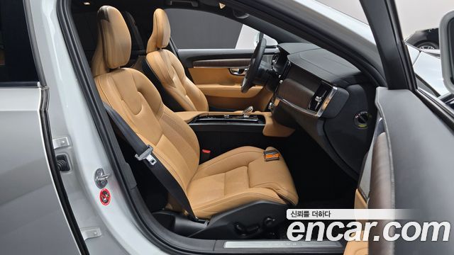 Volvo S90 B6 AWD Ultimate Bright 2023 — фото 26