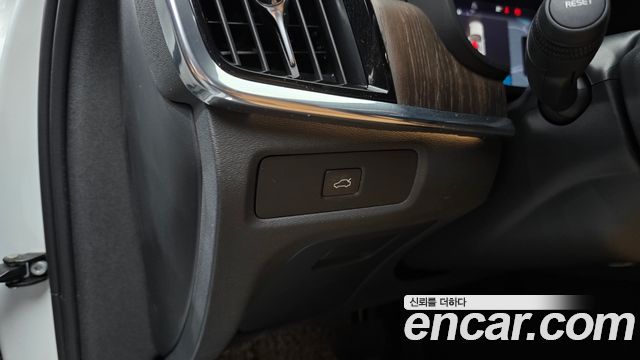 Volvo S90 B6 AWD Ultimate Bright 2023 — фото 31