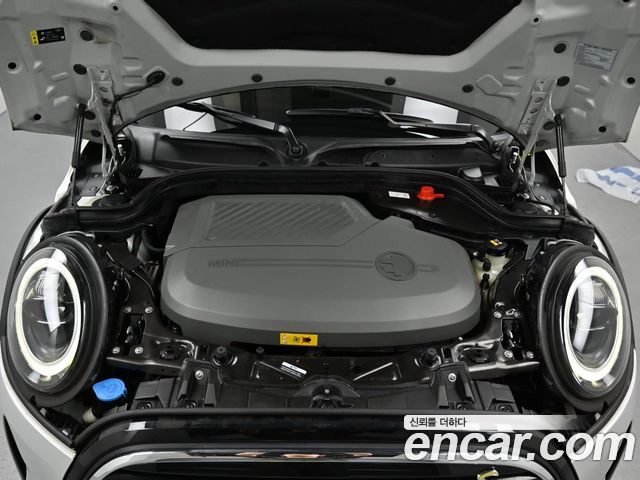 MINI Cooper Electric SE Classic 3rd 2022 — фото 6