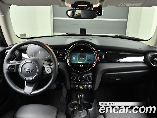 MINI Cooper Electric SE Classic 3rd 2022 — фото 7
