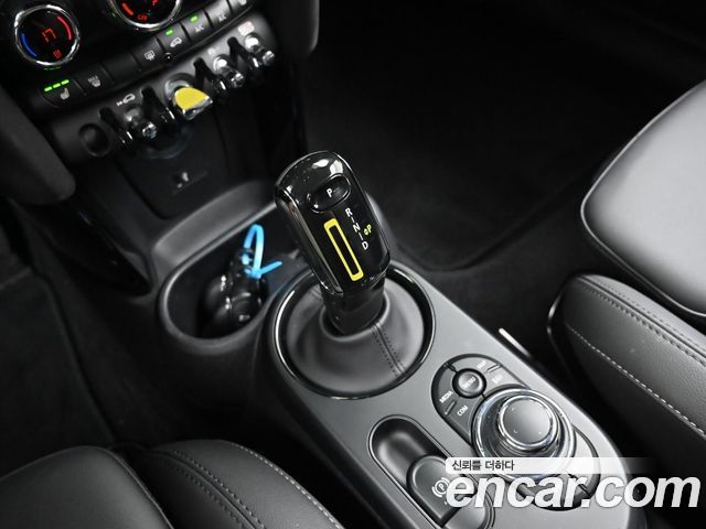 MINI Cooper Electric SE Classic 3rd 2022 — фото 9