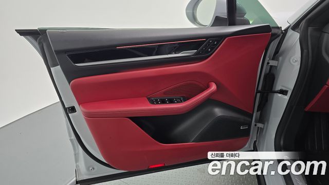Porsche Macan EV Base 2025 — фото 24