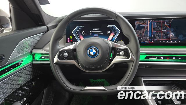 BMW 7 Series (G70) 750e xDrive Design Pure Excellence 2023 — фото 13