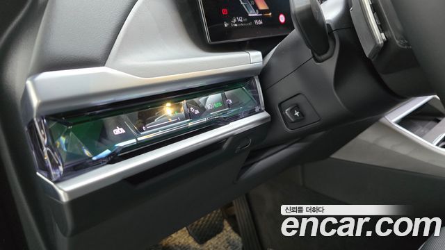 BMW 7 Series (G70) 750e xDrive Design Pure Excellence 2023 — фото 19