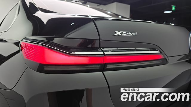 BMW 7 Series (G70) 750e xDrive Design Pure Excellence 2023 — фото 23