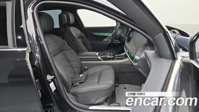 BMW 7 Series (G70) 750e xDrive Design Pure Excellence 2023 — фото 26