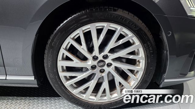 Audi A8 (D5) 55 TFSI Quattro LWB 2022 — фото 5
