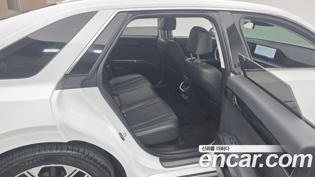 Hyundai Grandeur (GN7) 2,5 Gasoline 2WD Premium 2023 — фото 11