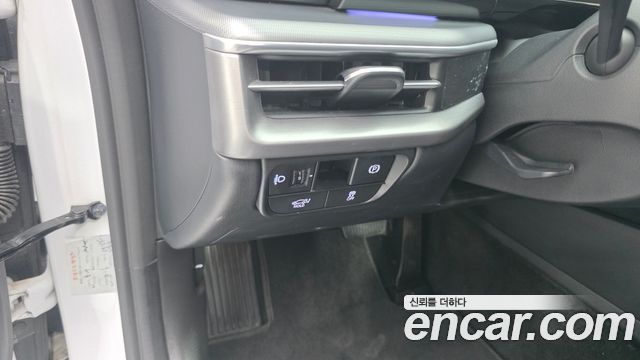 Hyundai Grandeur (GN7) 2,5 Gasoline 2WD Premium 2023 — фото 12