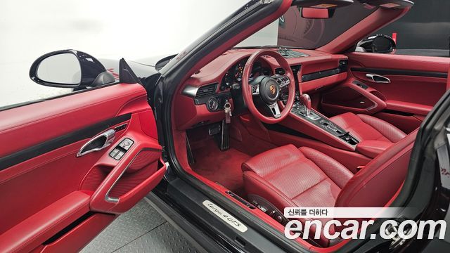 Porsche 911 Targa 4 GTS 991 2018 — фото 15