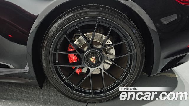 Porsche 911 Targa 4 GTS 991 2018 — фото 27