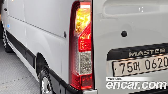 Renault Korea Master 2.3 13-Seater 2020 — фото 23