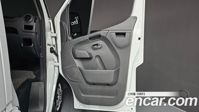 Renault Korea Master 2.3 13-Seater 2020 — фото 24