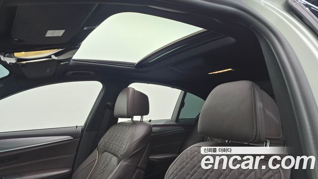 BMW 5 Series (G30) M550d xDrive 2018 — фото 16