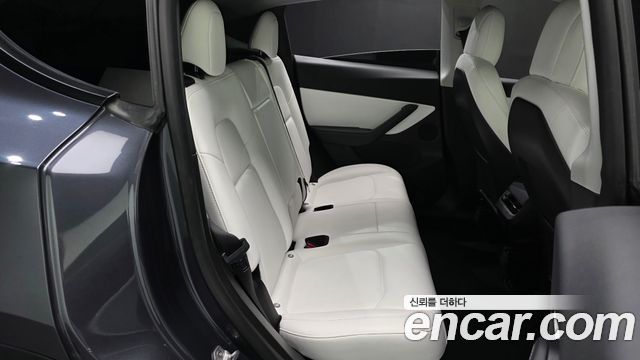 Tesla Model Y Long Range AWD 2022 — фото 11