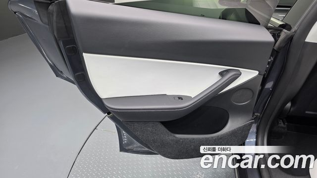 Tesla Model Y Long Range AWD 2022 — фото 25