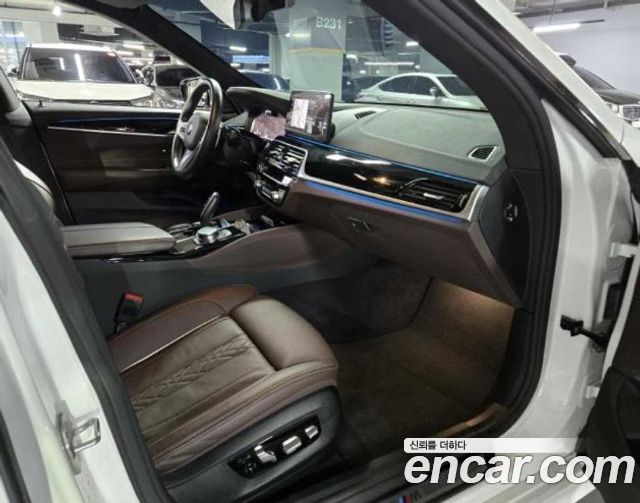 BMW 6 Series GT (G32) 630i xDrive M Sport 2023 — фото 16