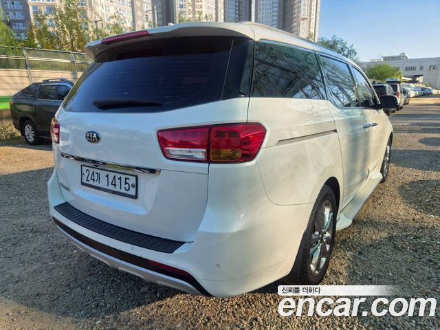 Kia Carnival 9-seater Noblesse 2015 — фото 5