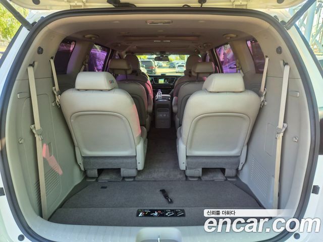 Kia Carnival 9-seater Noblesse 2015 — фото 7