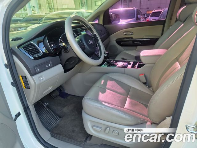 Kia Carnival 9-seater Noblesse 2015 — фото 10