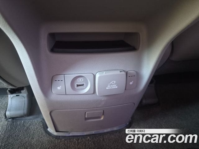 Kia Carnival 9-seater Noblesse 2015 — фото 16