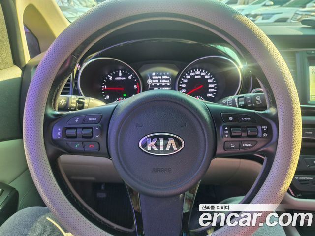 Kia Carnival 9-seater Noblesse 2015 — фото 19