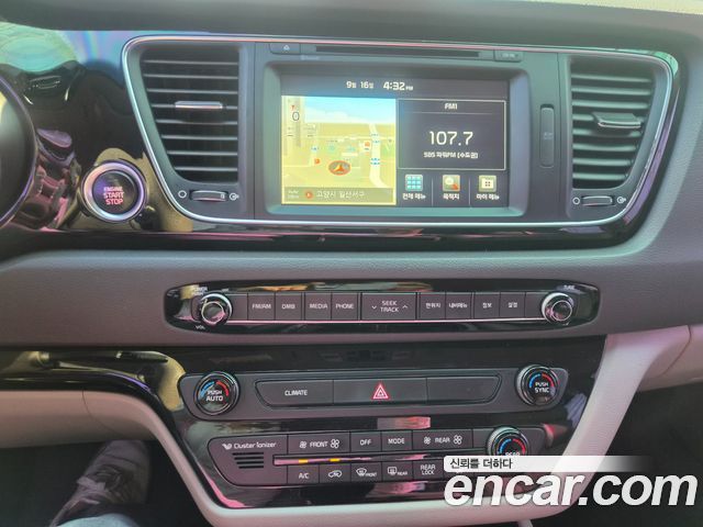 Kia Carnival 9-seater Noblesse 2015 — фото 21