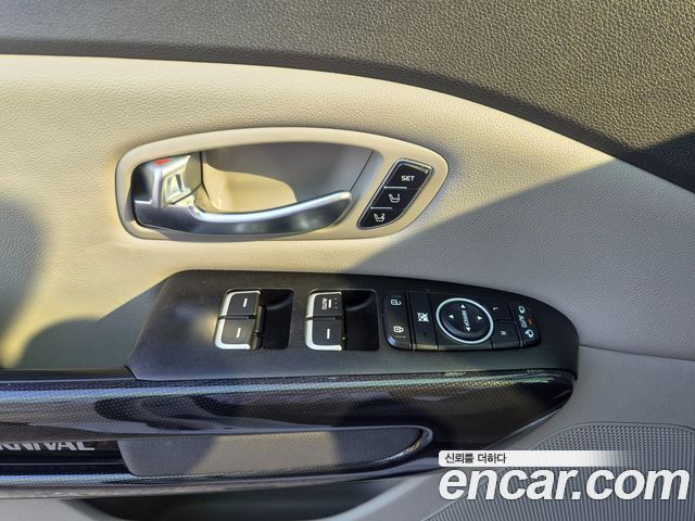 Kia Carnival 9-seater Noblesse 2015 — фото 22