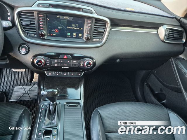 Kia Sorento Diesel 2.0 4WD Noblesse Special 2015 — фото 19